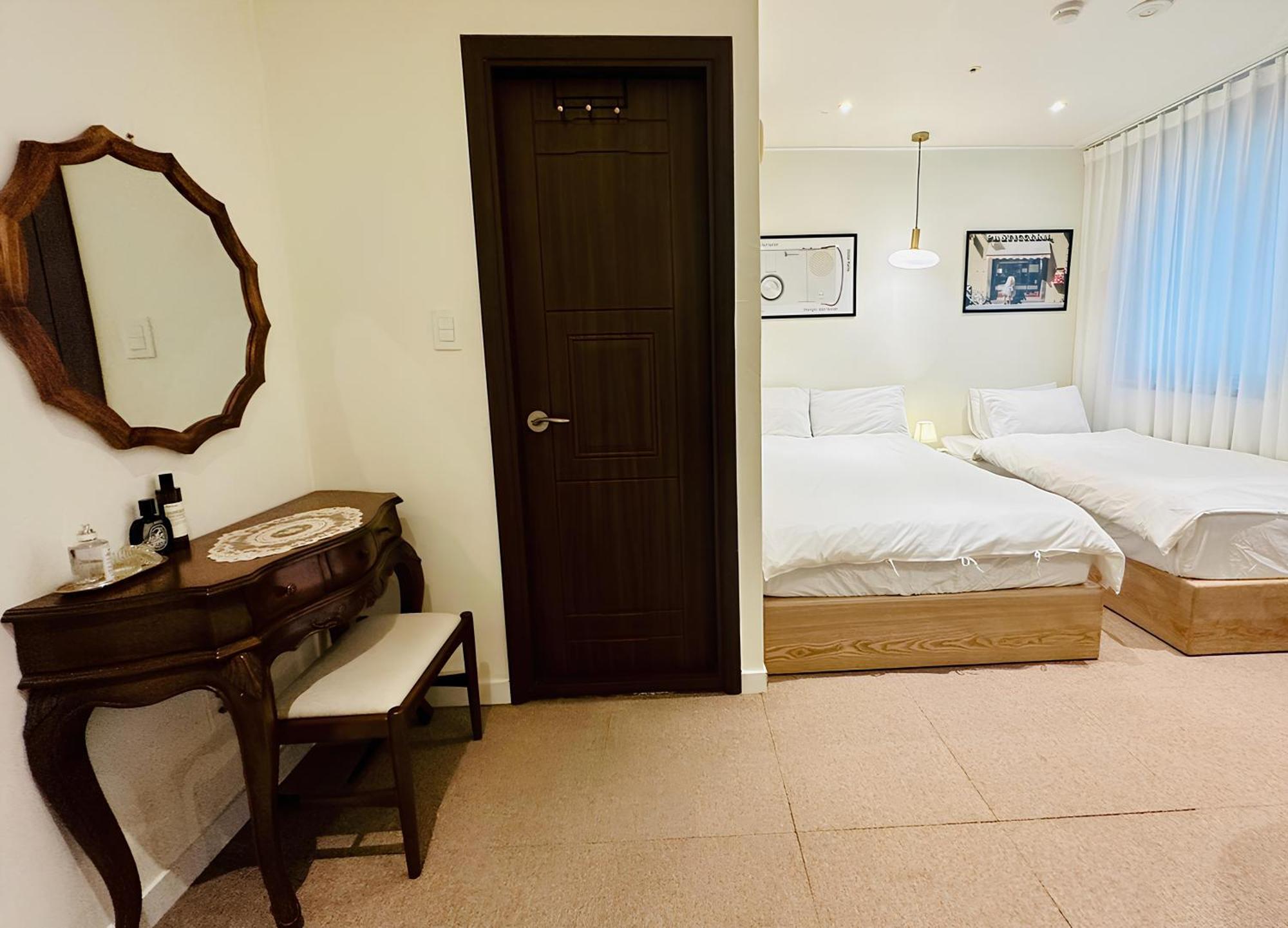 Ssh Ikseon Peter Cat Hostel Сеул Екстериор снимка
