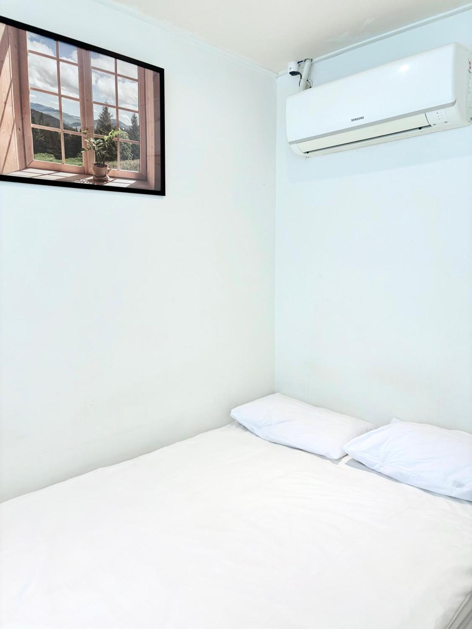 Ssh Ikseon Peter Cat Hostel Сеул Екстериор снимка
